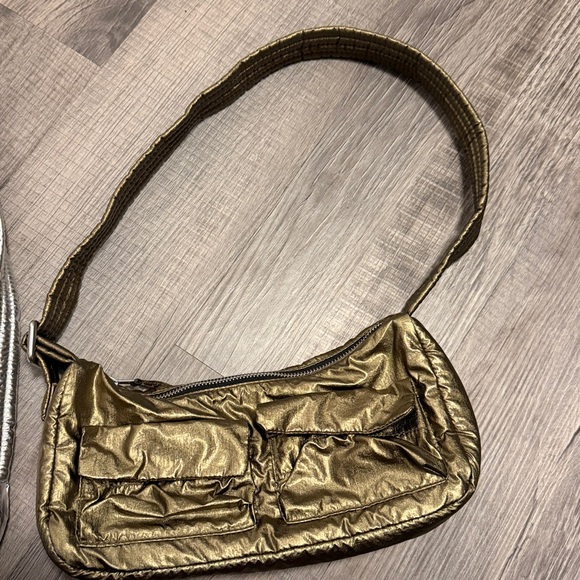 BAGGU Metallic Brass Shoulder Bag RARE and Silver Shoulder Bag. Lot - Picture 4 of 10